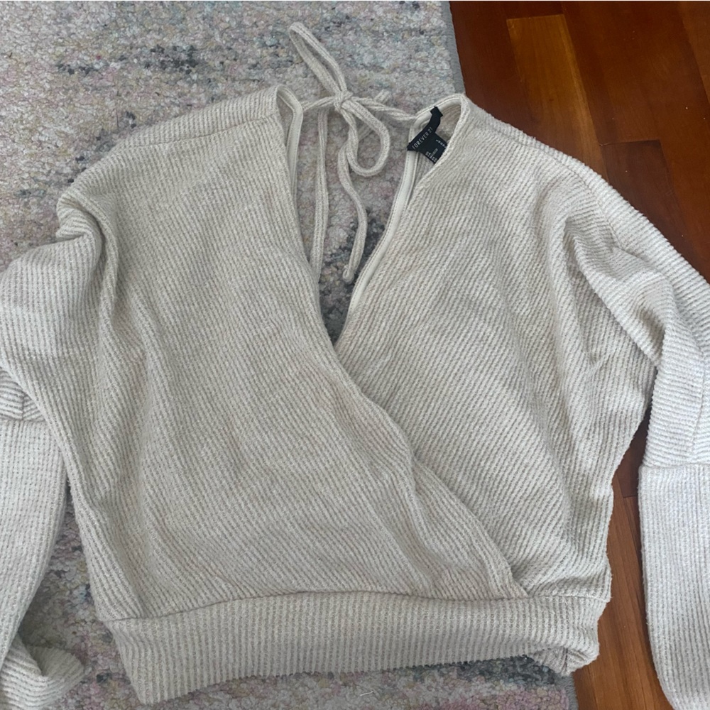 Forever 21 crop sweater tied at top of back, best offer
